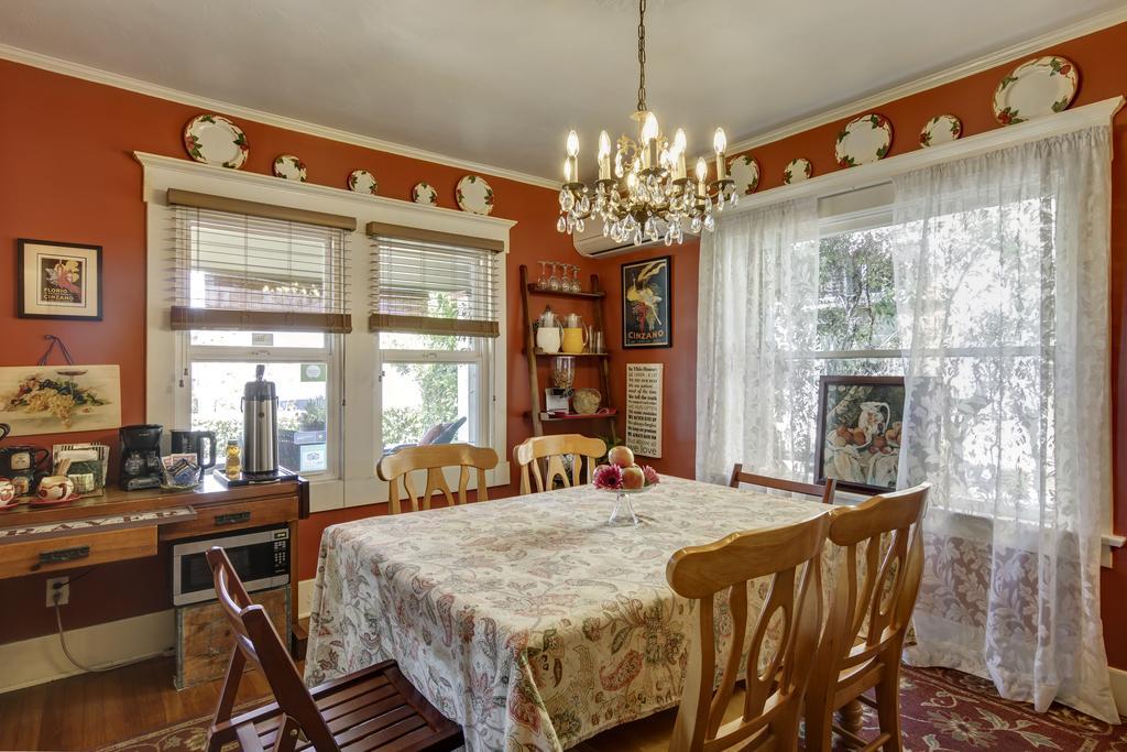Hillcrest House Bed & Breakfast Сан Диего Екстериор снимка